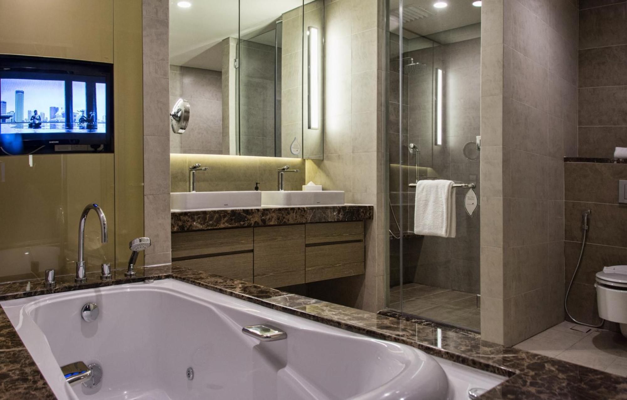 Hotel Ascott Sentral 5*