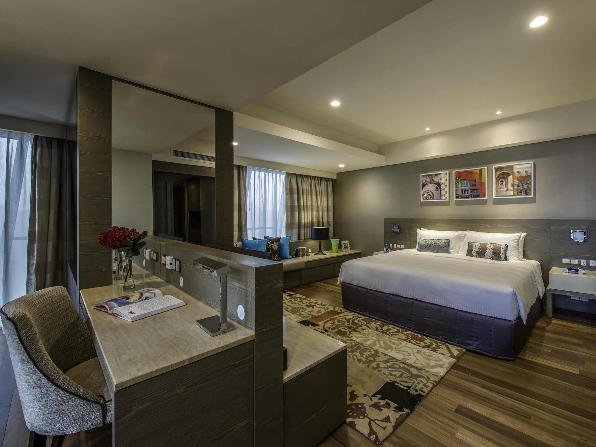 Ascott Sentral 5*